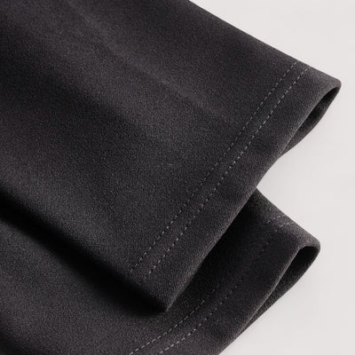 Nora™ | Elegantna crna haljina s remenom i mandarinskim ovratnikom