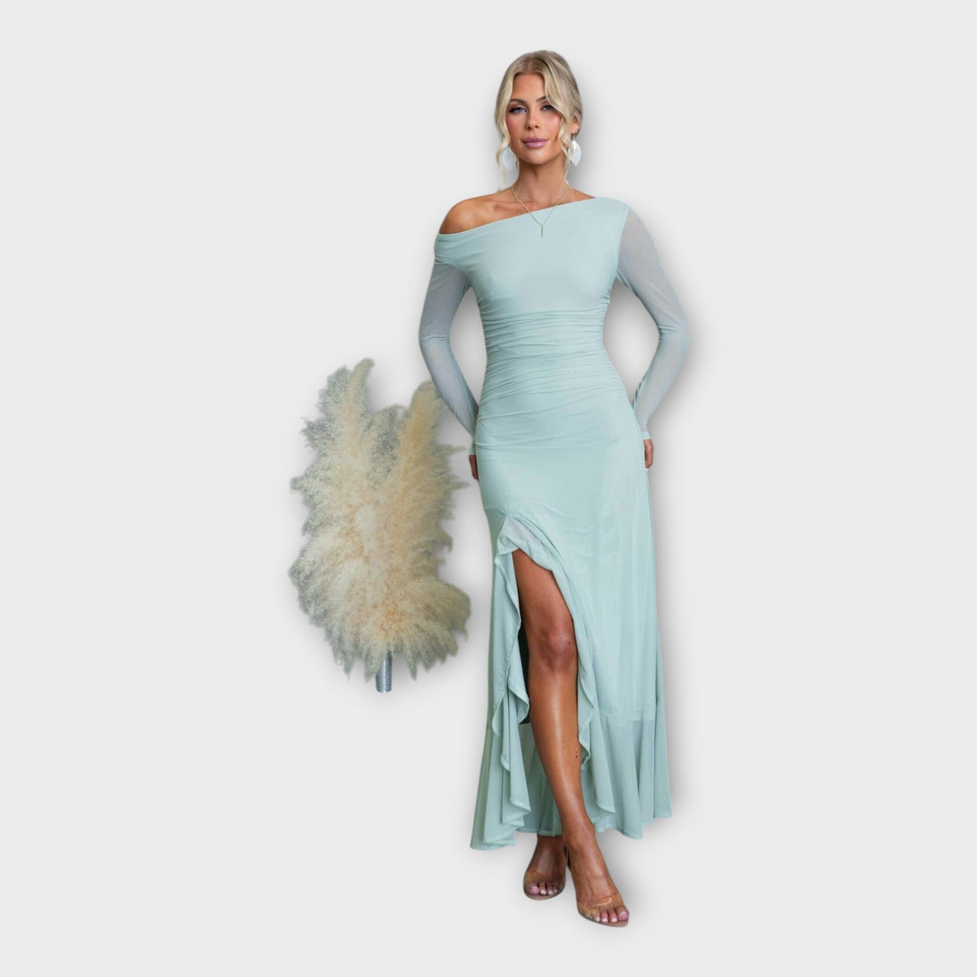 Impresivna Haljina s Elegantnom Linijom