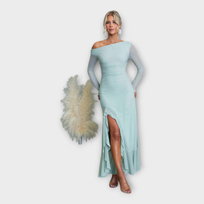 Impresivna Haljina s Elegantnom Linijom