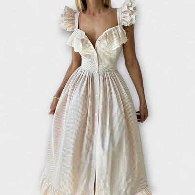 Haljina s Nabranim Detaljima