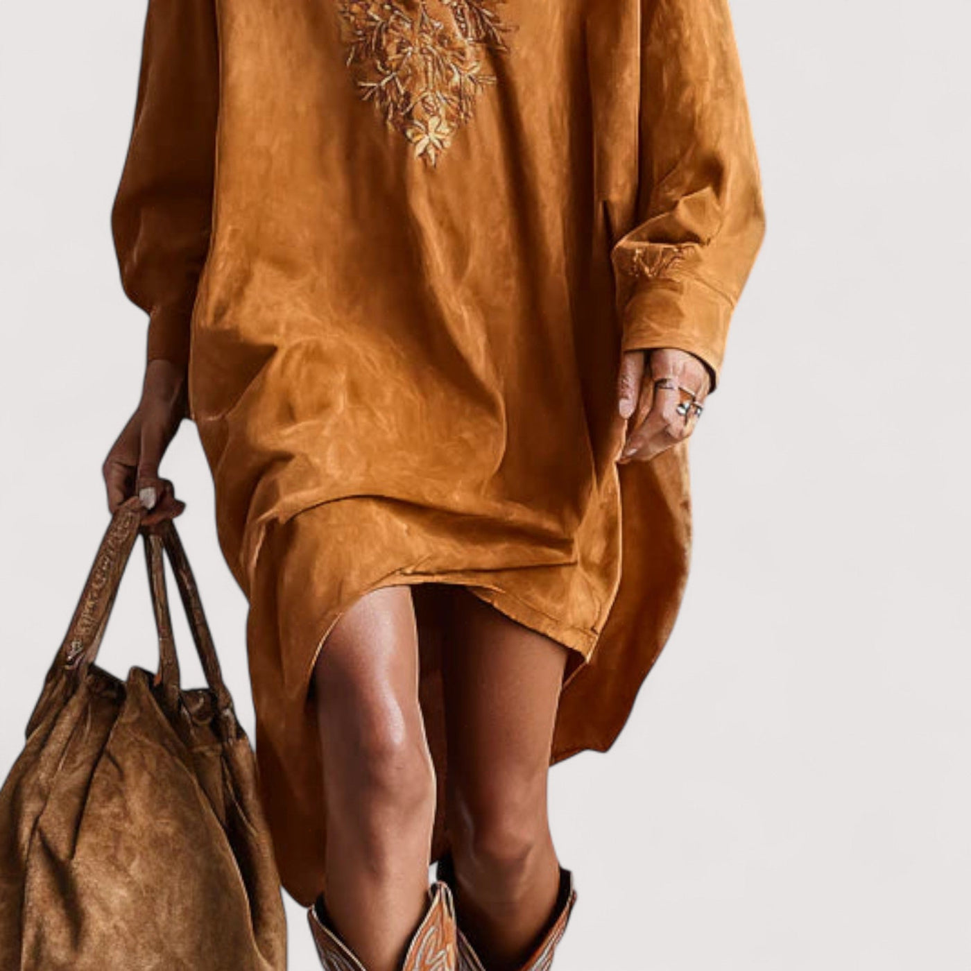 Isola™ | Opuštena midi haljina s ovratnikom na V-izrez i dugim rukavima s printom